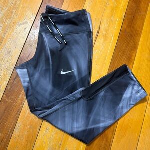 NIKE RUNNING DRI-FIT Womens Capri Leggings Size M